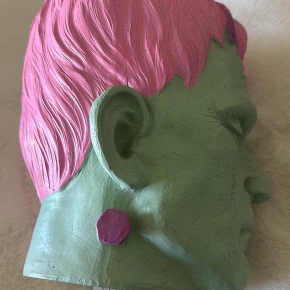 Halloween pastel Frankenstein head decor - Picture 10 of 10